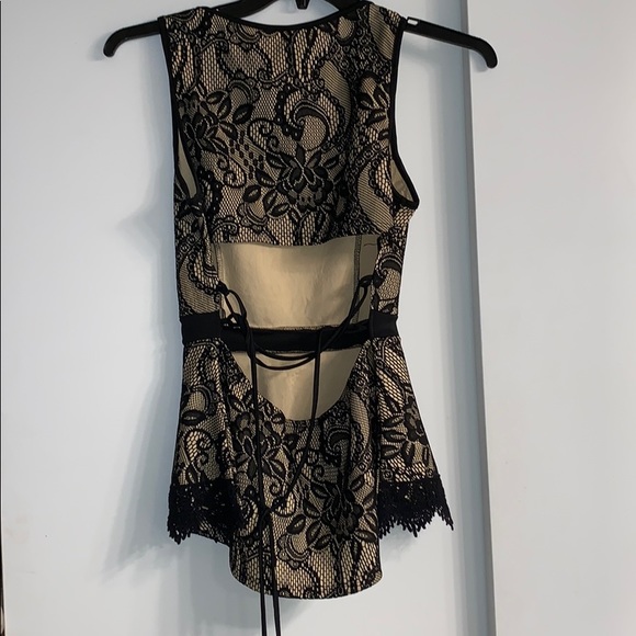 Lace black open back top - Picture 4 of 6
